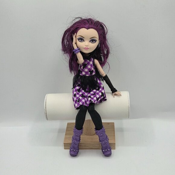 Ever After High Raven Queen Enchanted Picnic Fashion Doll by Mattel - Picture 1 of 6
